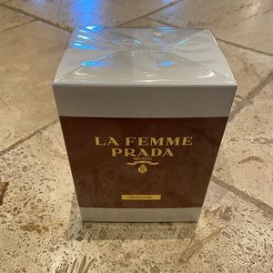 PRADA✨